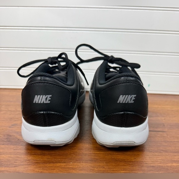 Nike men’s Vapor black & silver golf cleats with white Fit Sole. Men’s size 9.5
